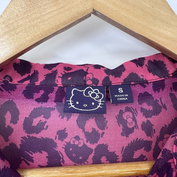 Hello Kitty Button Front Top Womens Small Pink Animal Print Sheer Polyester - Picture 5 of 16